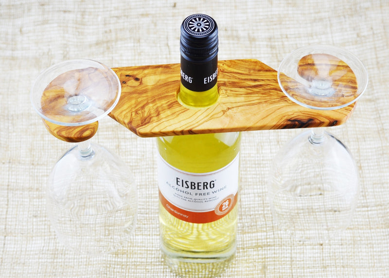 wooden olive wood 2 glasses bottle holder curved shape lifestyle porte-bouteilles Porte-verre en bois d'olivier by MR OLIVEWOOD® wholesale manufacturer US based supplier USA Canada